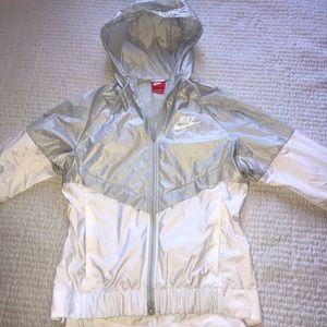 RESERVED for CTA6707 Nike Silver/White Windbreaker